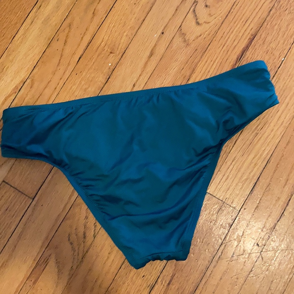 SHADE & SHORE - Picture 14 of 15